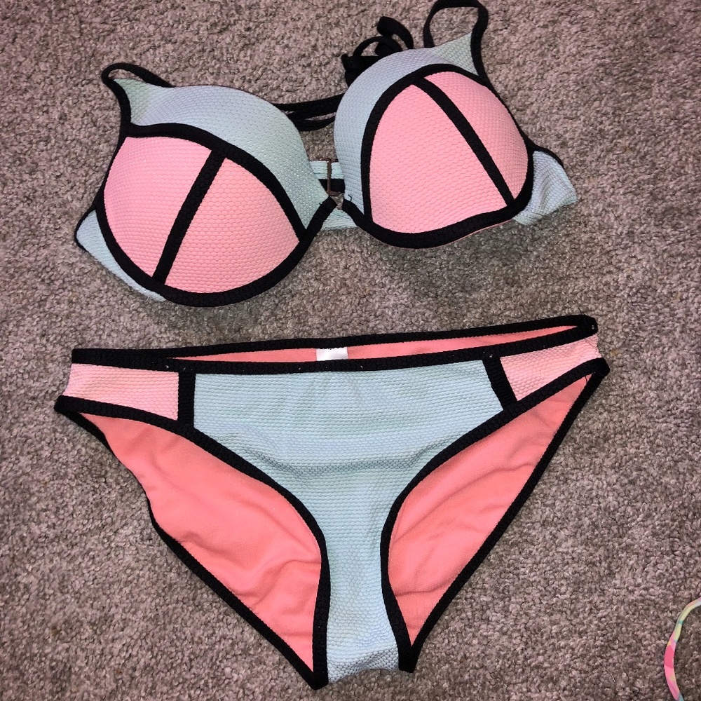 Bathing suit